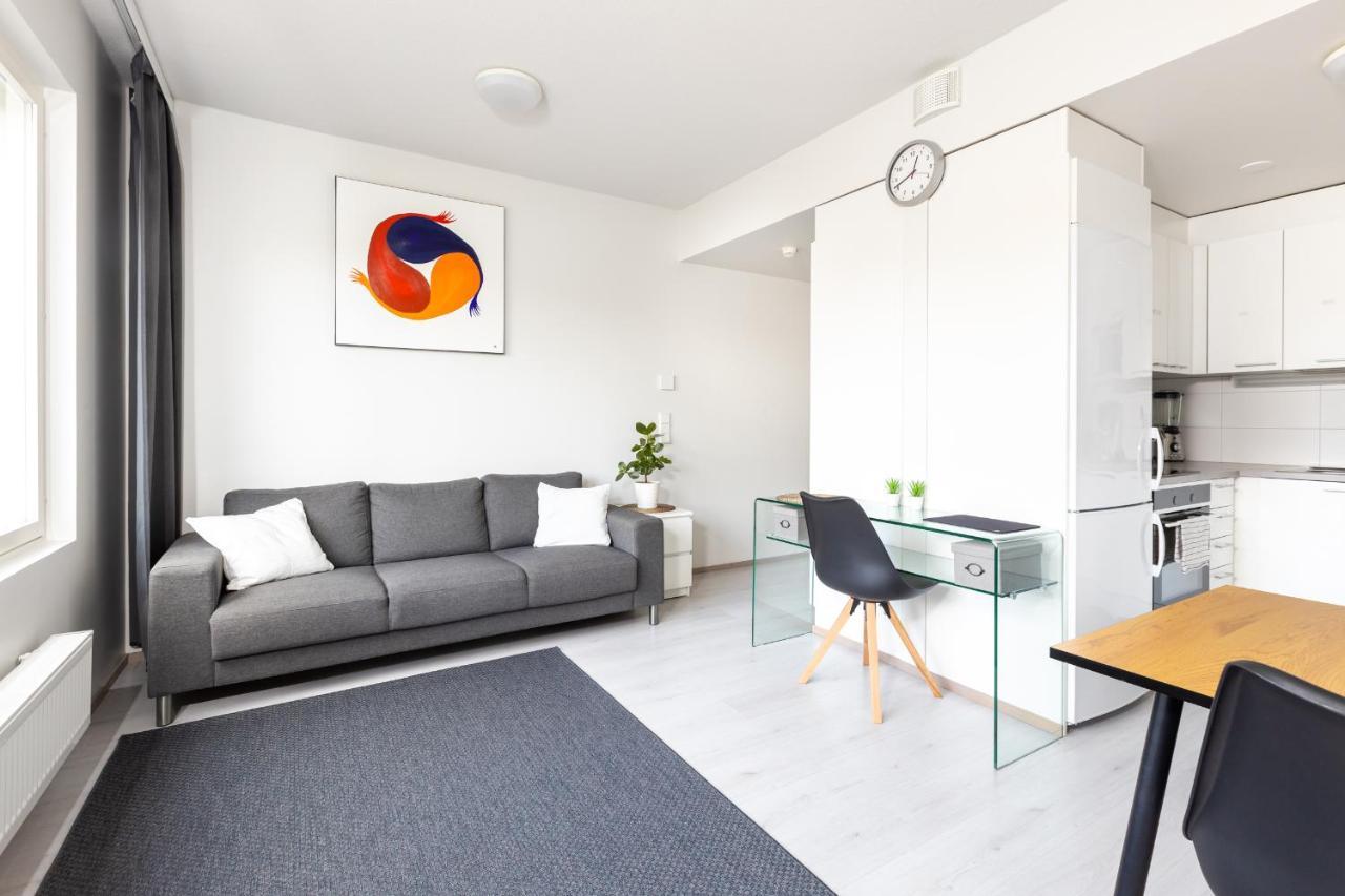 Valoisa Parvekkeellinen Kaksio, Oma Parkkipaikka Apartman Tampere Kültér fotó