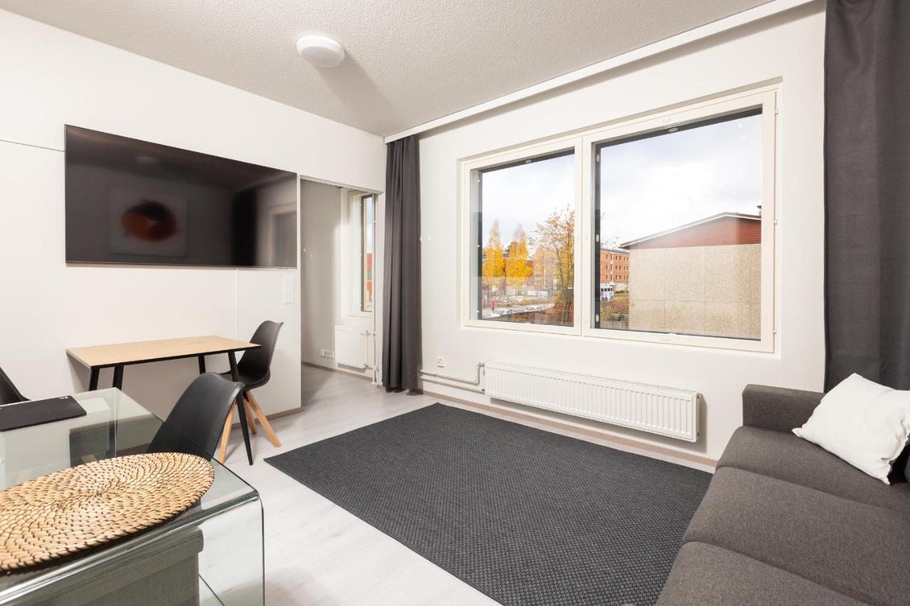 Valoisa Parvekkeellinen Kaksio, Oma Parkkipaikka Apartman Tampere Kültér fotó