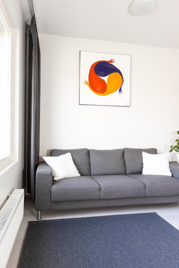 Valoisa Parvekkeellinen Kaksio, Oma Parkkipaikka Apartman Tampere Kültér fotó